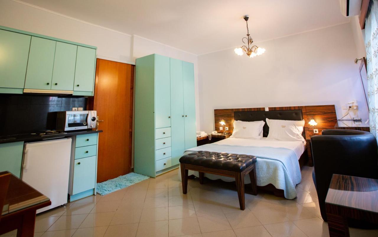 Irida Beach Resort Suites Kyparissia Buitenkant foto