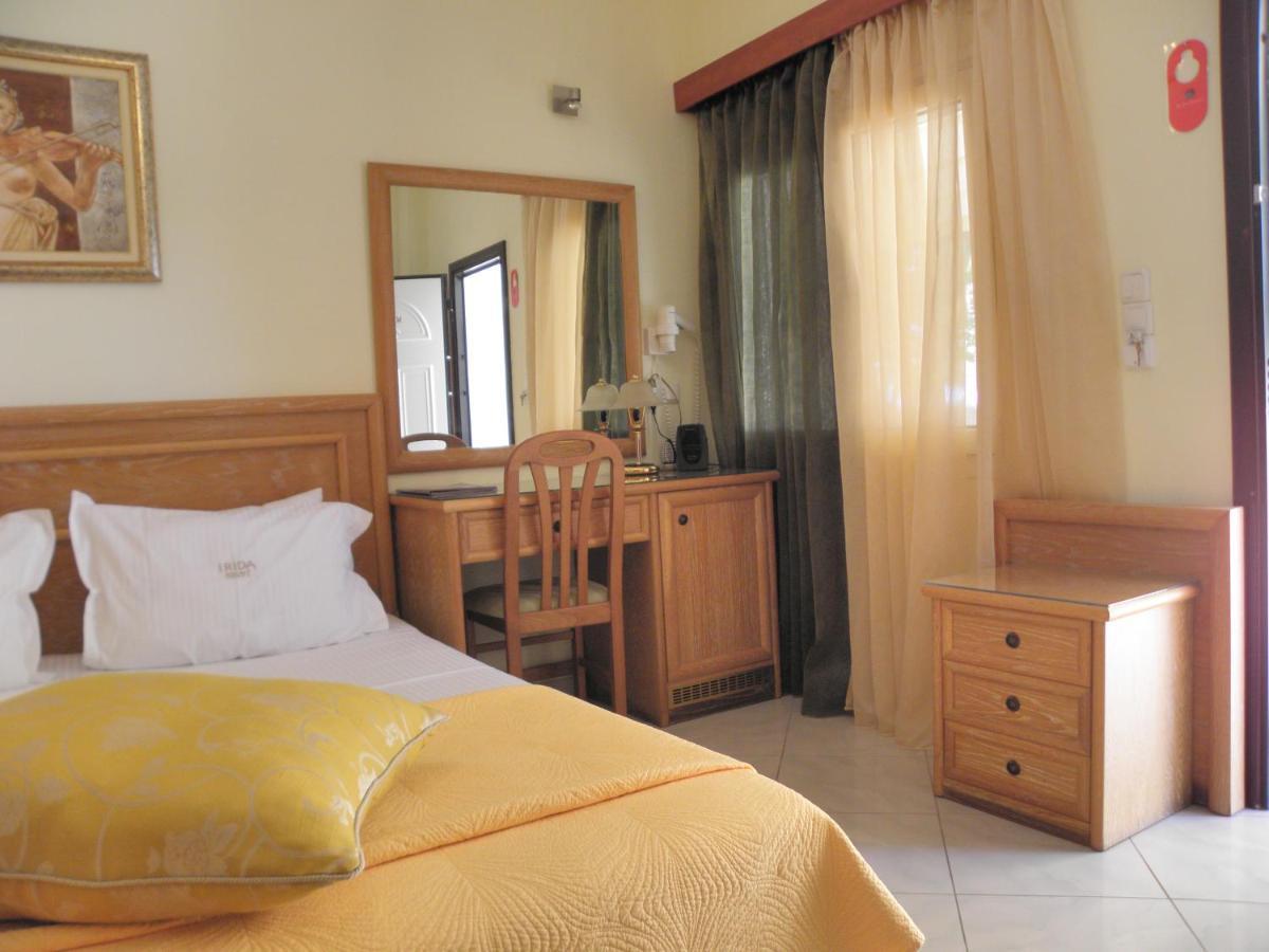 Irida Beach Resort Suites Kyparissia Buitenkant foto
