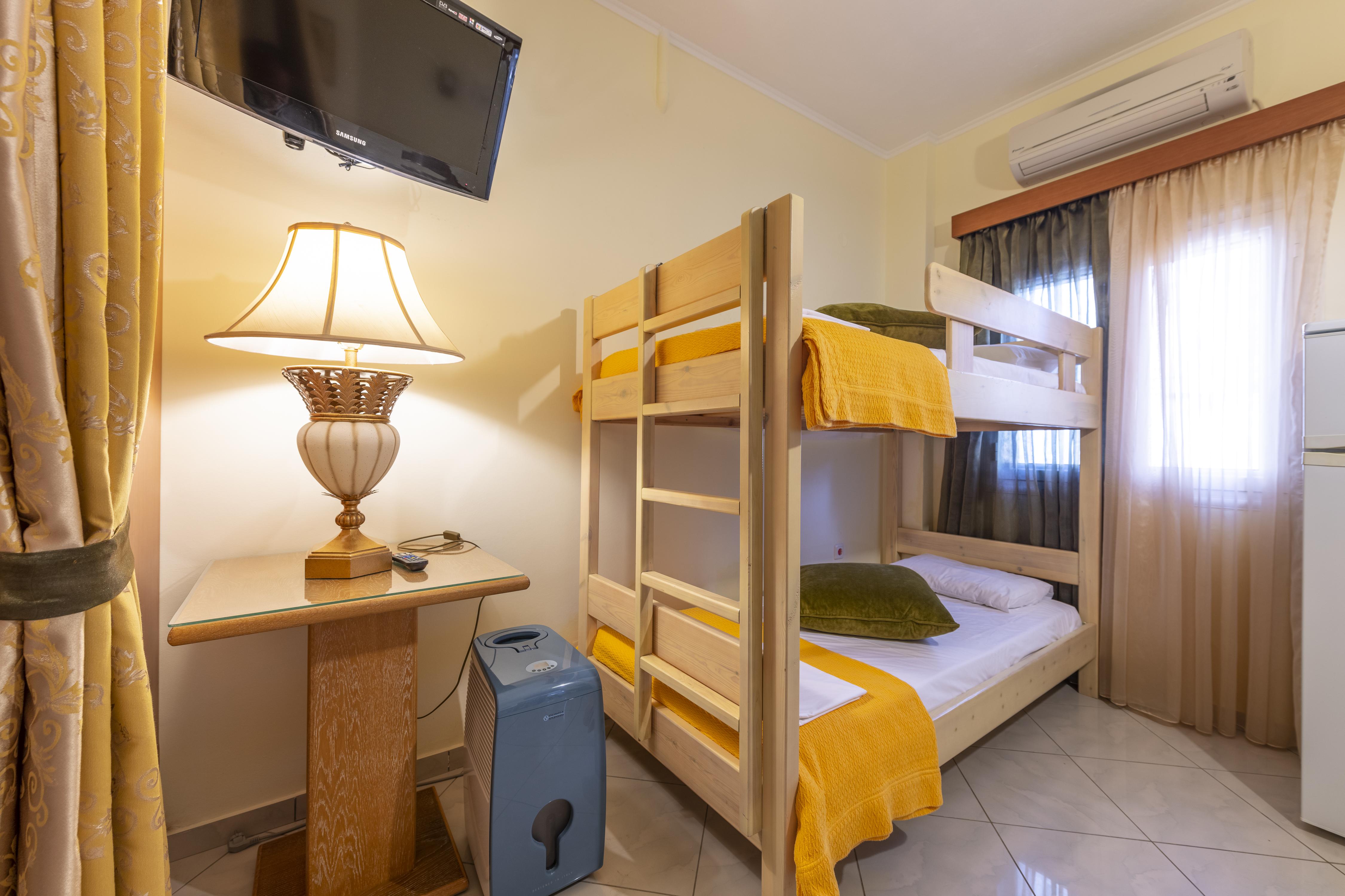 Irida Beach Resort Suites Kyparissia Buitenkant foto