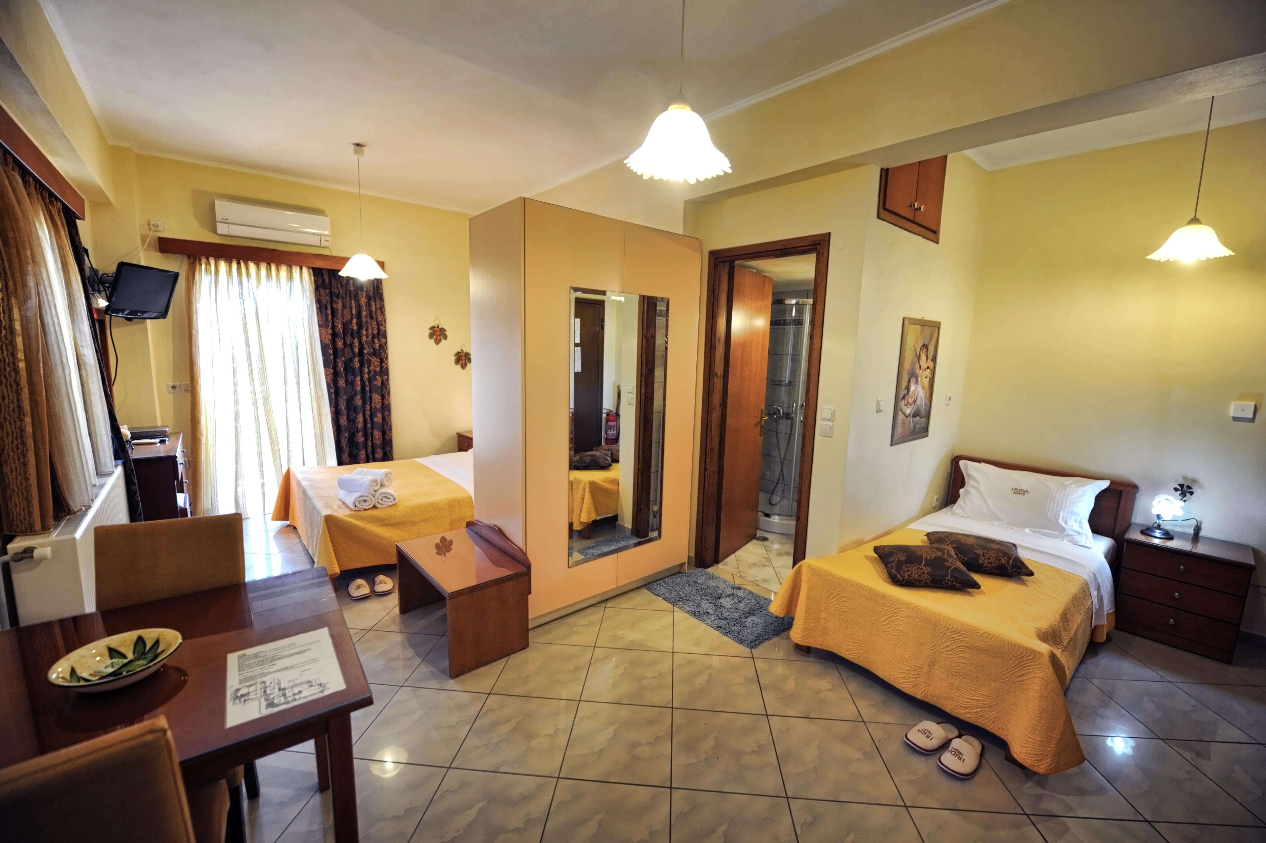 Irida Beach Resort Suites Kyparissia Buitenkant foto