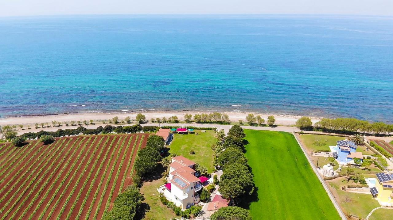 Irida Beach Resort Suites Kyparissia Buitenkant foto