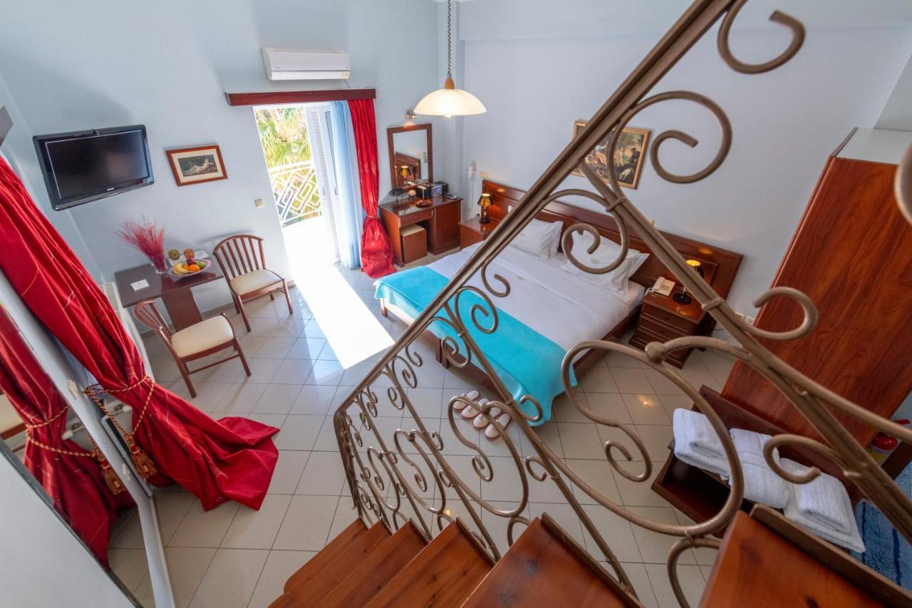 Irida Beach Resort Suites Kyparissia Buitenkant foto