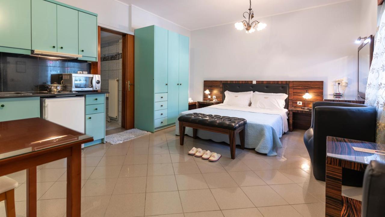 Irida Beach Resort Suites Kyparissia Buitenkant foto