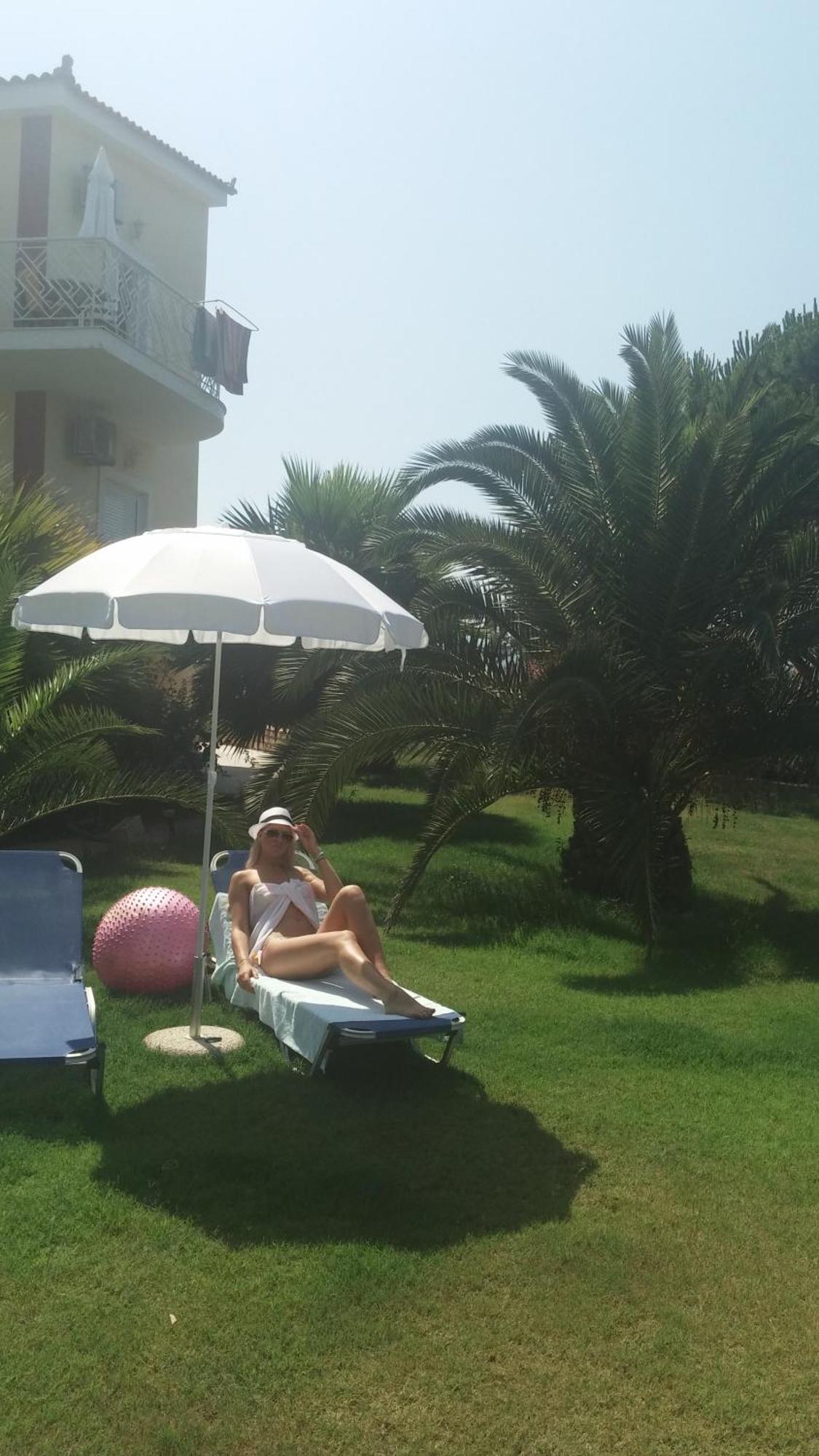 Irida Beach Resort Suites Kyparissia Buitenkant foto