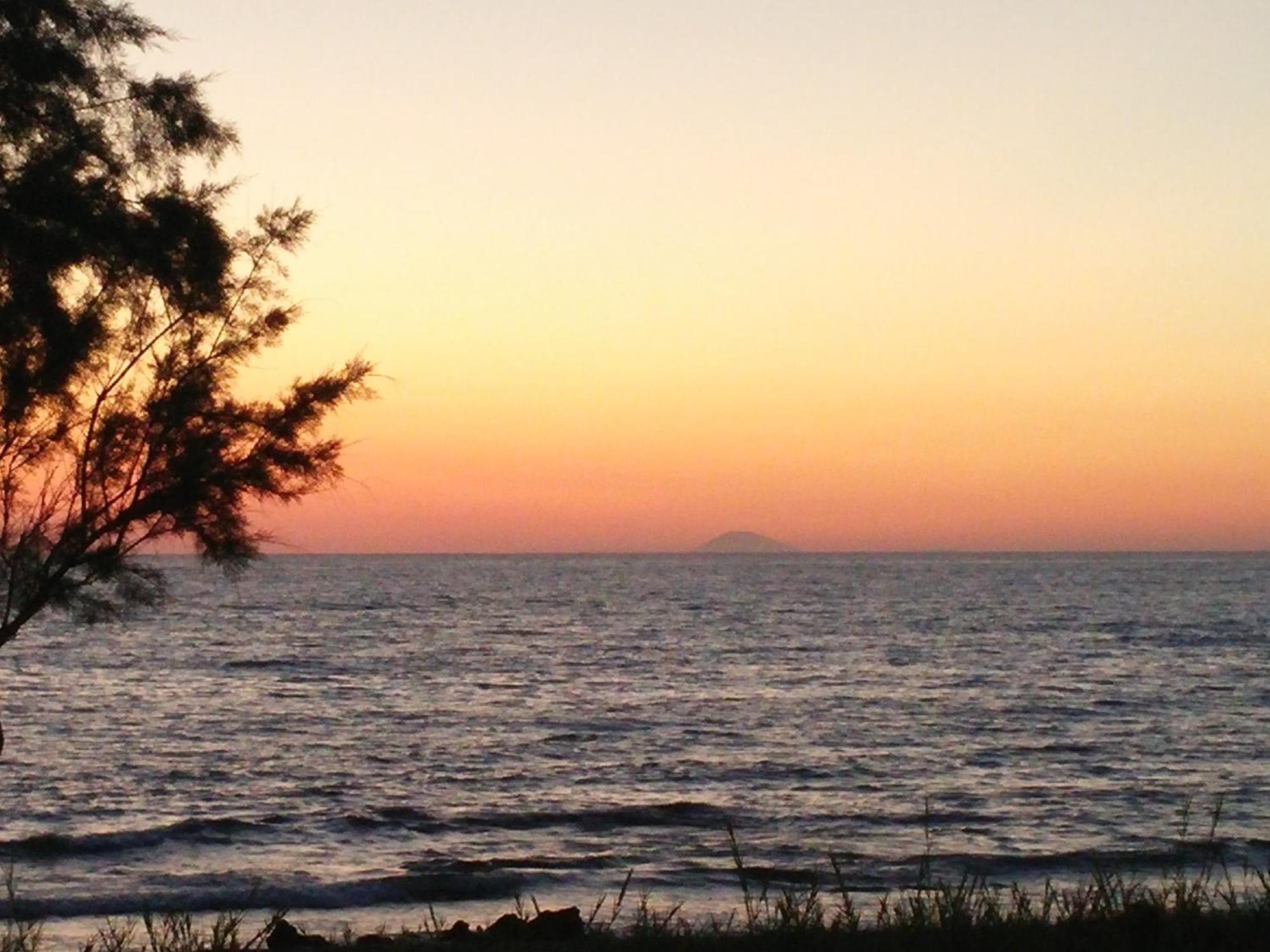 Irida Beach Resort Suites Kyparissia Buitenkant foto