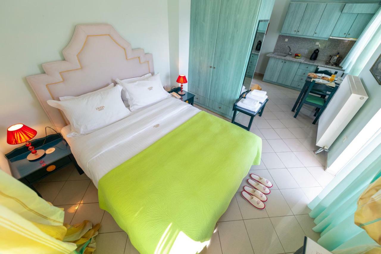 Irida Beach Resort Suites Kyparissia Buitenkant foto