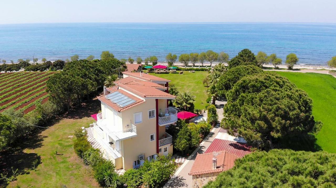 Irida Beach Resort Suites Kyparissia Buitenkant foto